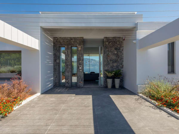 The entrance to the villa.